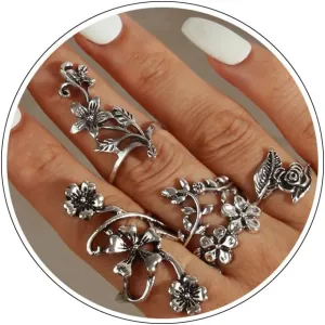 4Pcs Vintage Silver Knuckle Rings Set for Women Boho Retro Flower Stackable Joint Finger Rings Grunge Gothic Punk Chunky Statement Rings Aesthetic Antique Silver Flower Midi Rings Jewelry Gift