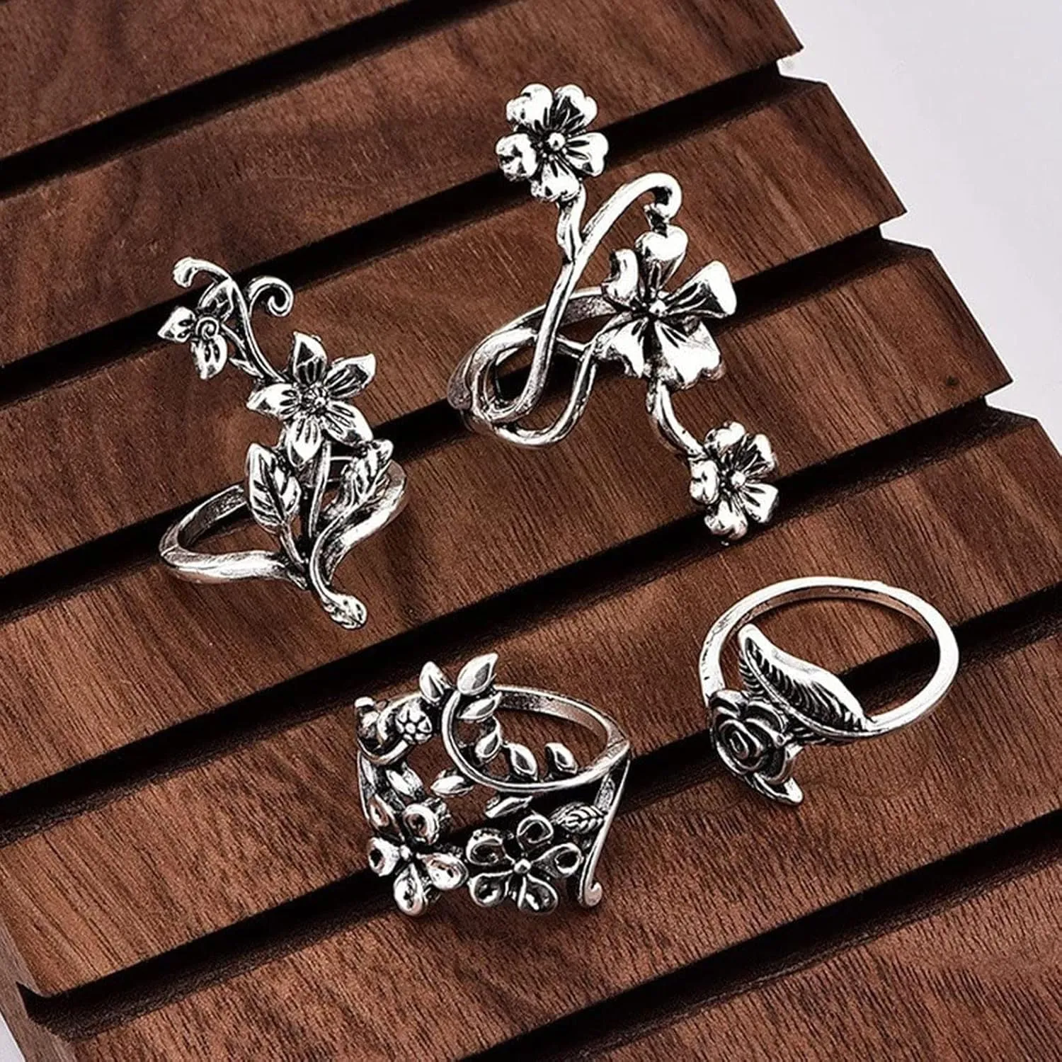 Bohemian Retro Joint Statement Rings 4Pcs Floral Stackable Finger Rings Set for Women Boho Vintage Stacking Rings