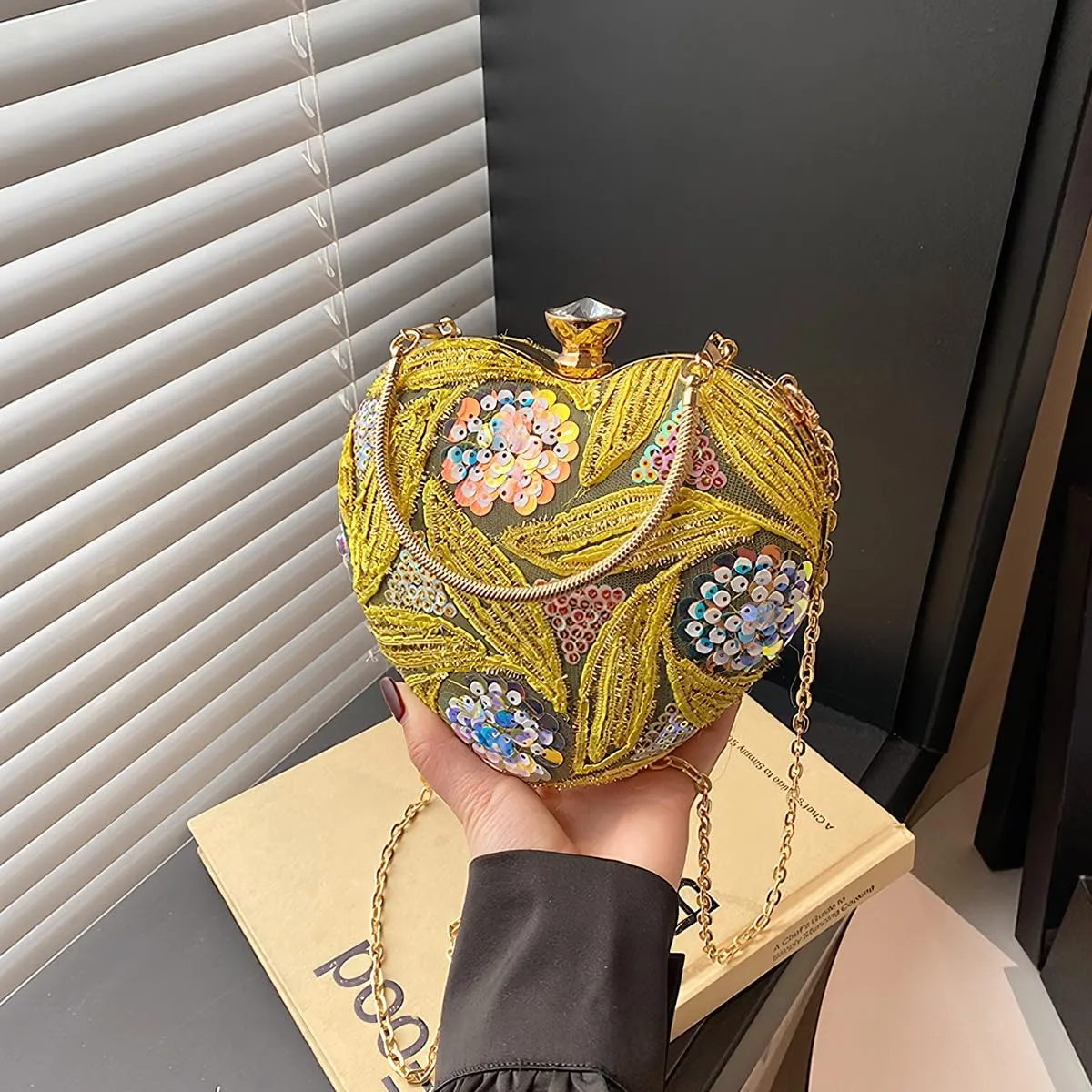 Naimo Womens Heart Bag Sequin Evening Bag Small Clutch Handbag Purse for Wedding Cocktail Party